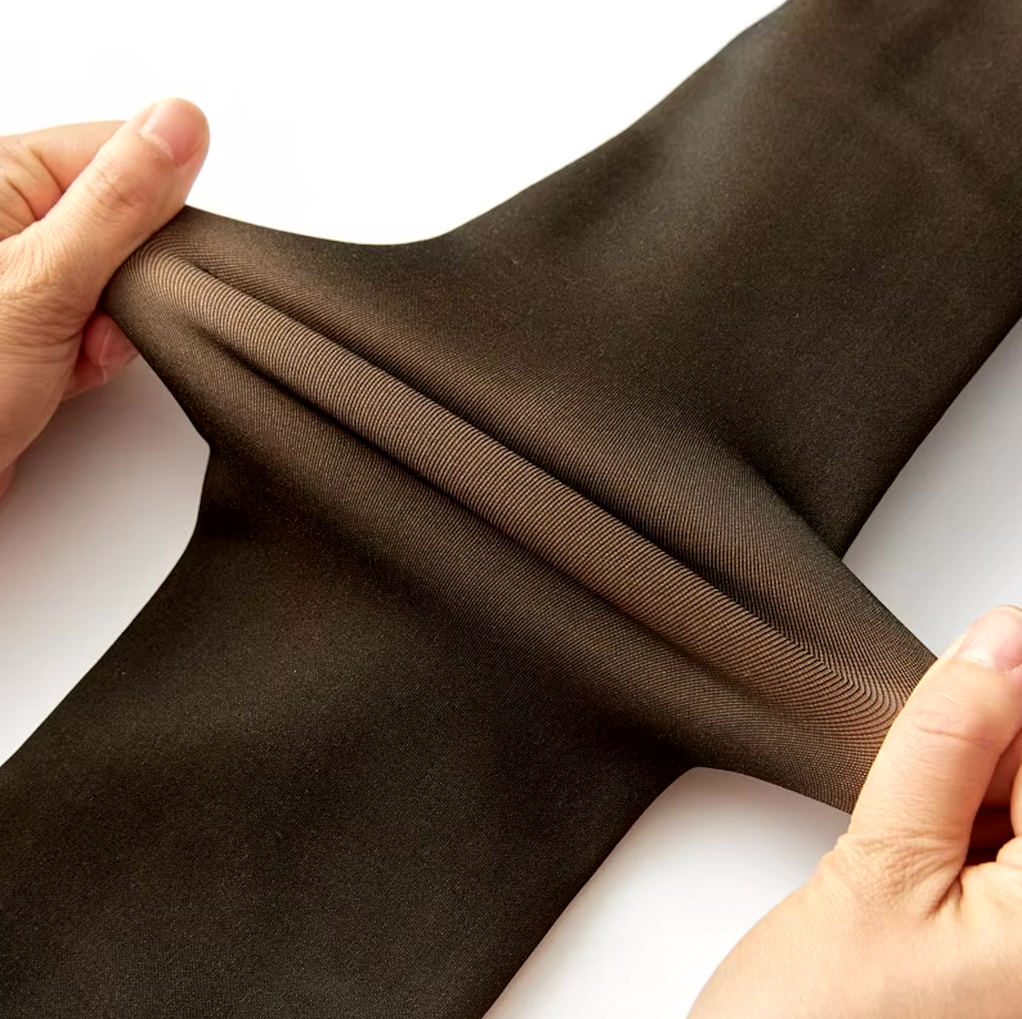 הגרביים השקופים